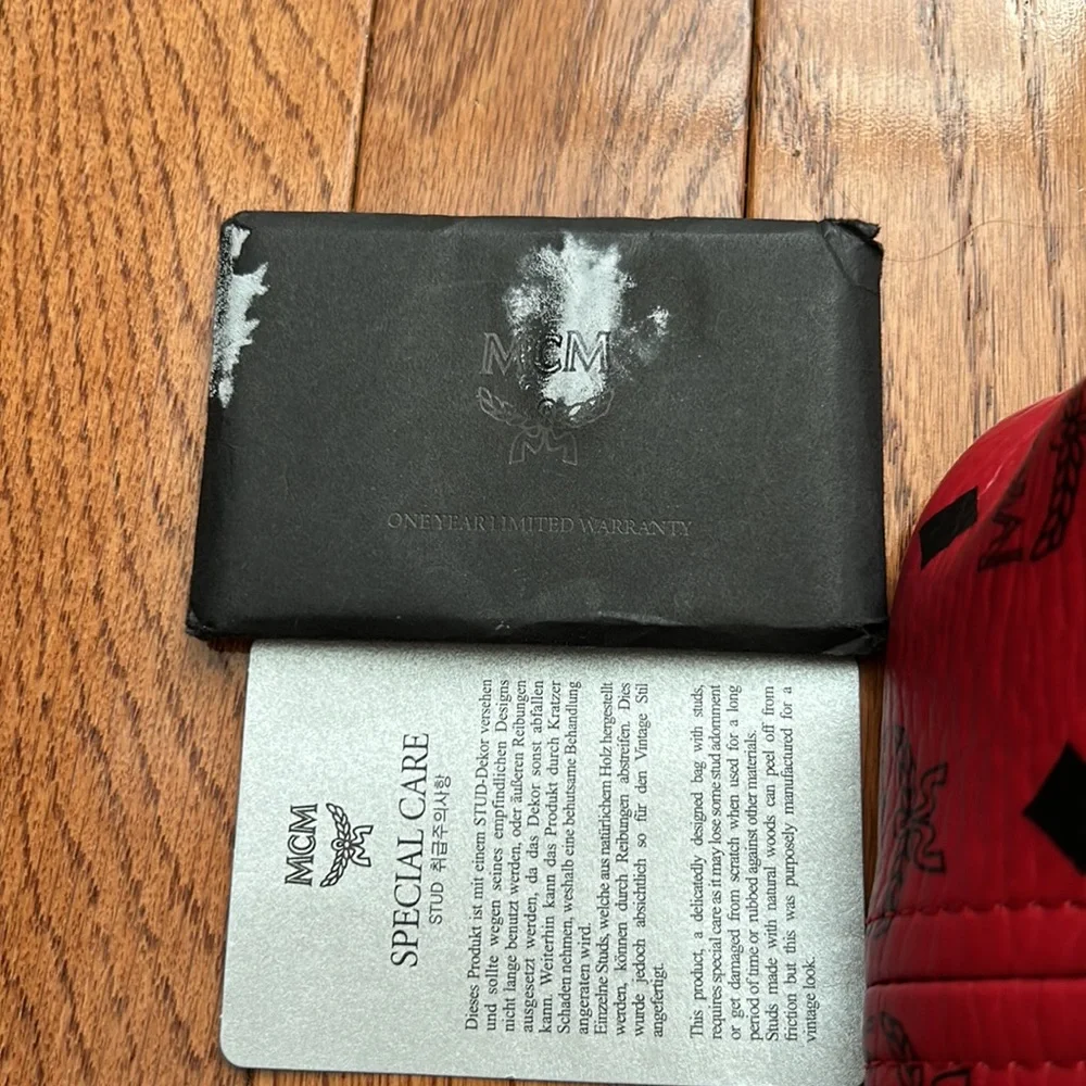 Authentic MCM Visetos Reversible Liz Red - Picture 6 of 6